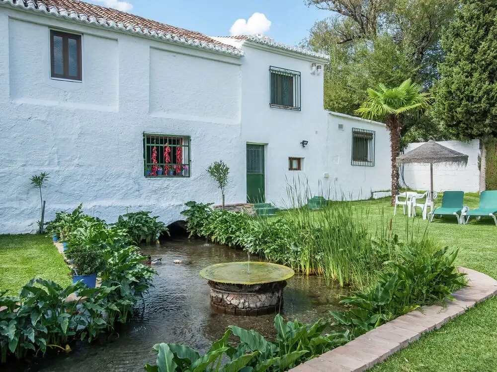 Rustic Cottage in El Padul Near the City Centre