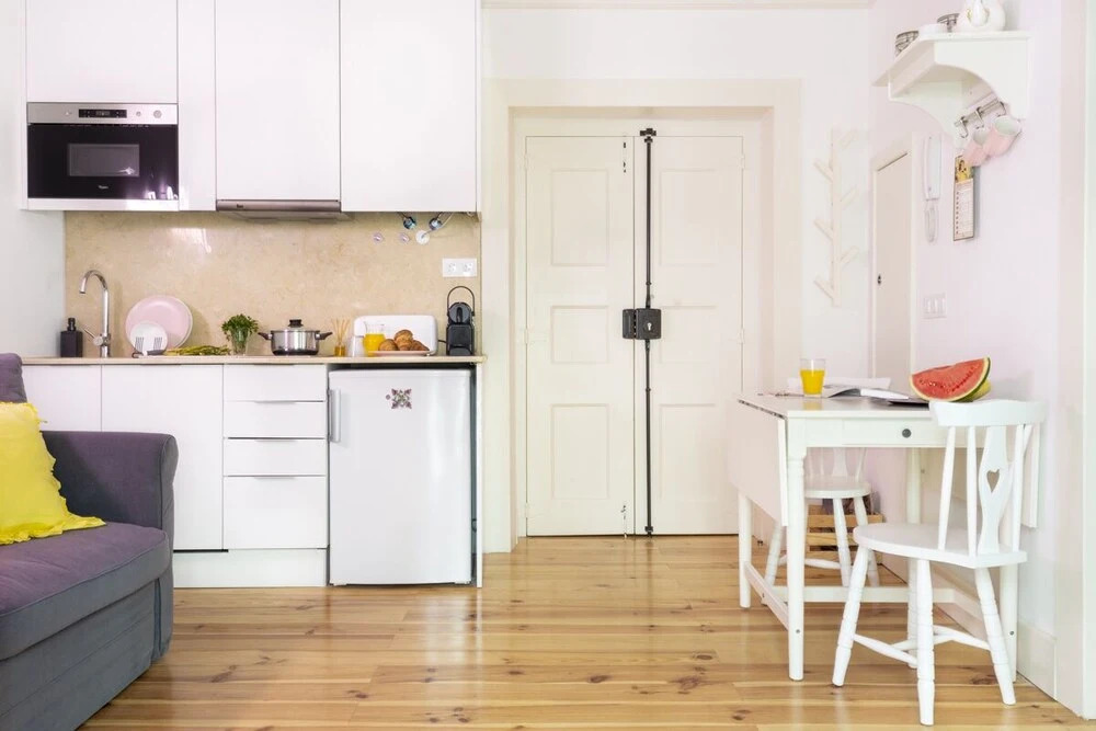 ALTIDO Chic 1BR Apt w/balcony close by Graça Viewpoint & tram stops