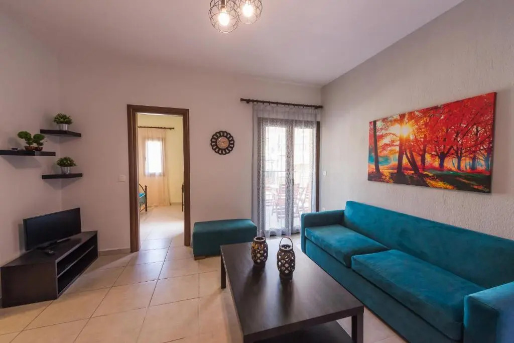 Roxanis Apartments