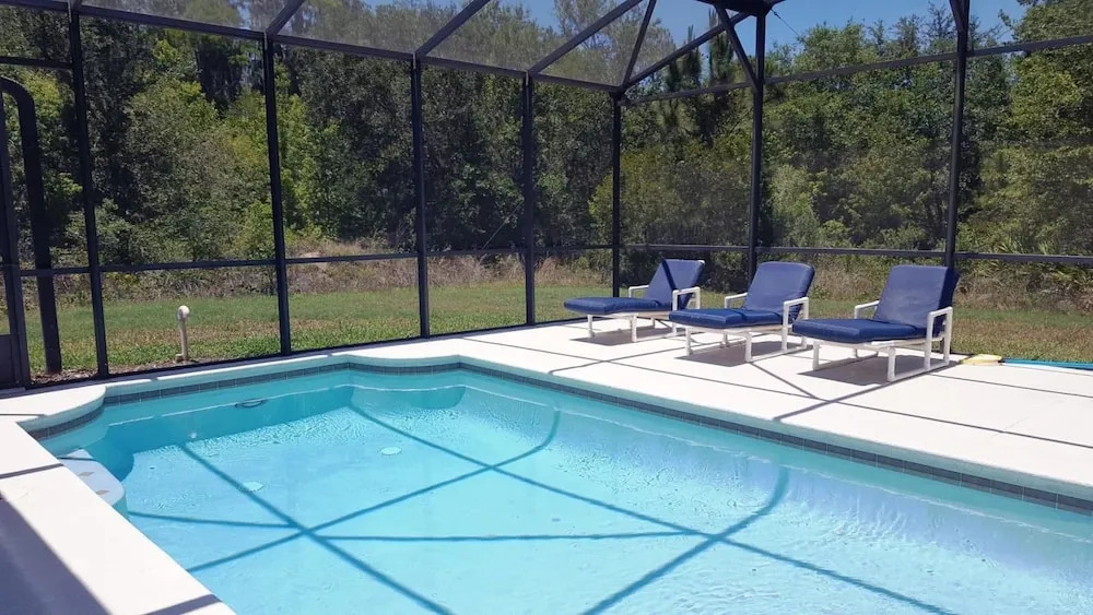 Spacious 6 Bedroom Villa