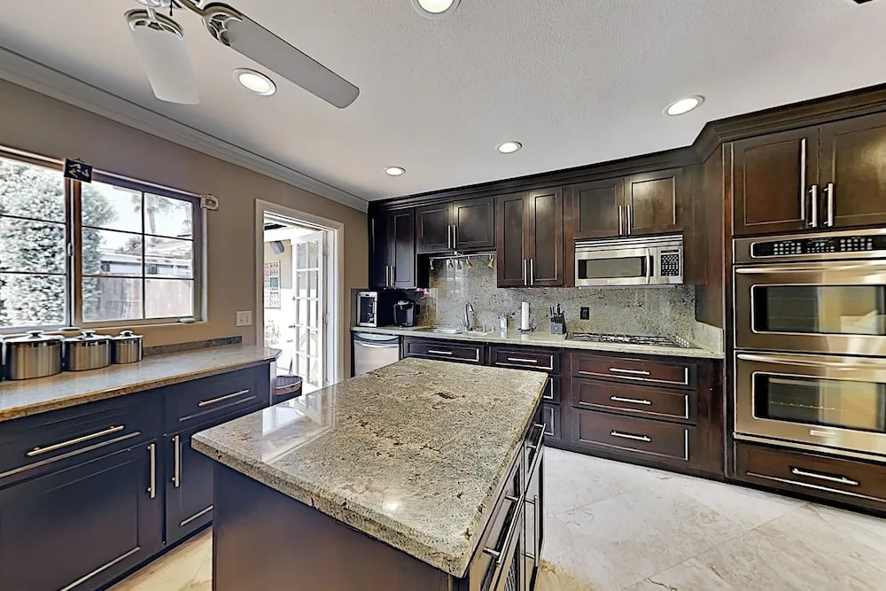 8131indi 2 Bedroom Home