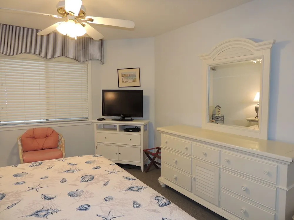Laurel Court #308