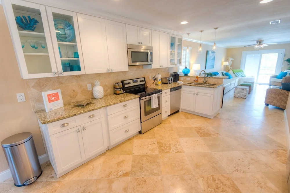 Pineapple Key Apartment 4