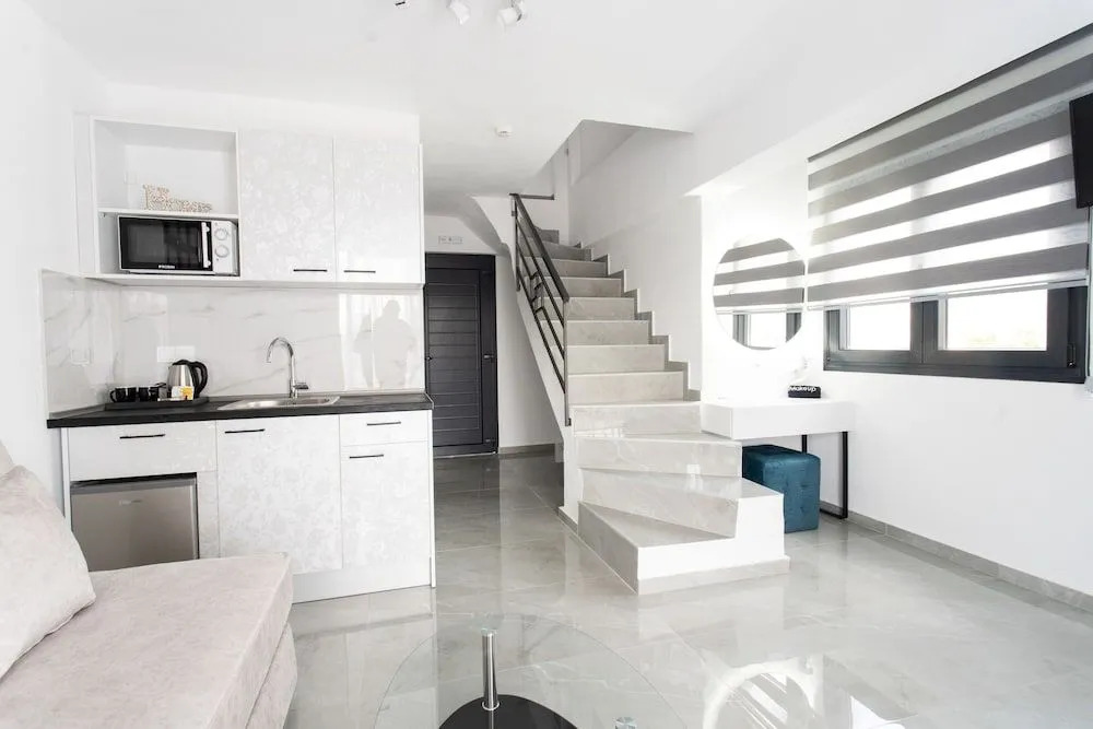 Aeonian Luxury Suites