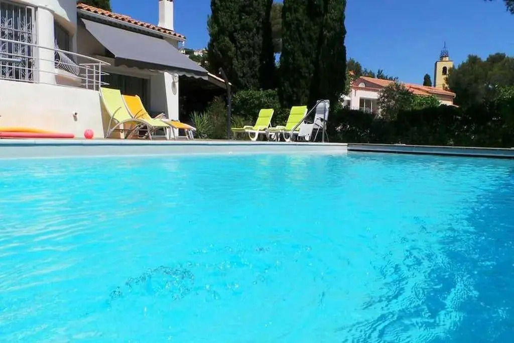Lou Mazett 2465 villa