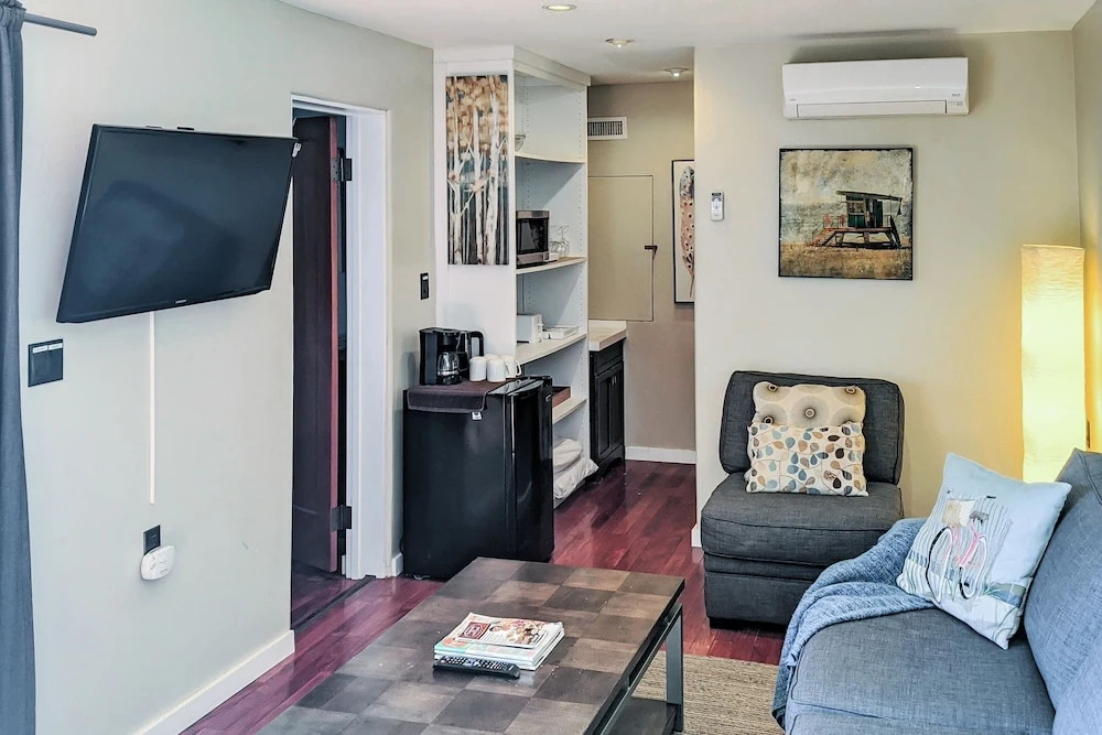 Open and Sunny in San Diego by RedAwning