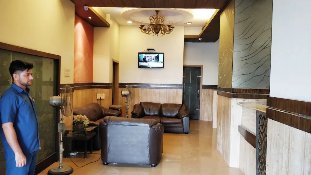 Hotel O Sion Residency