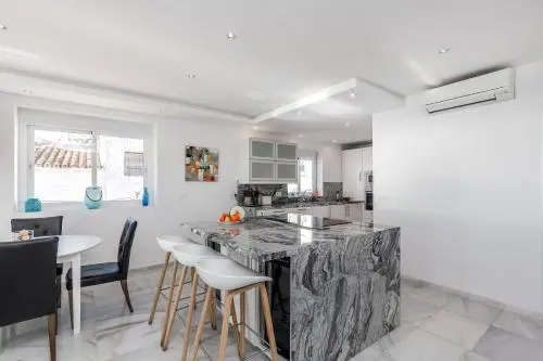 Exclusive Duplex Penthouse in Puerto Banus