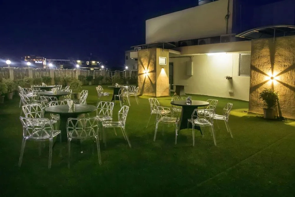 Hotel Ganges Grand - 600m from Kashi Vishwanath Temple