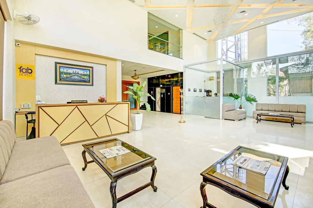 FabHotel La Pearl