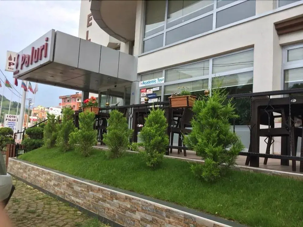 Paluri Otel Hopa