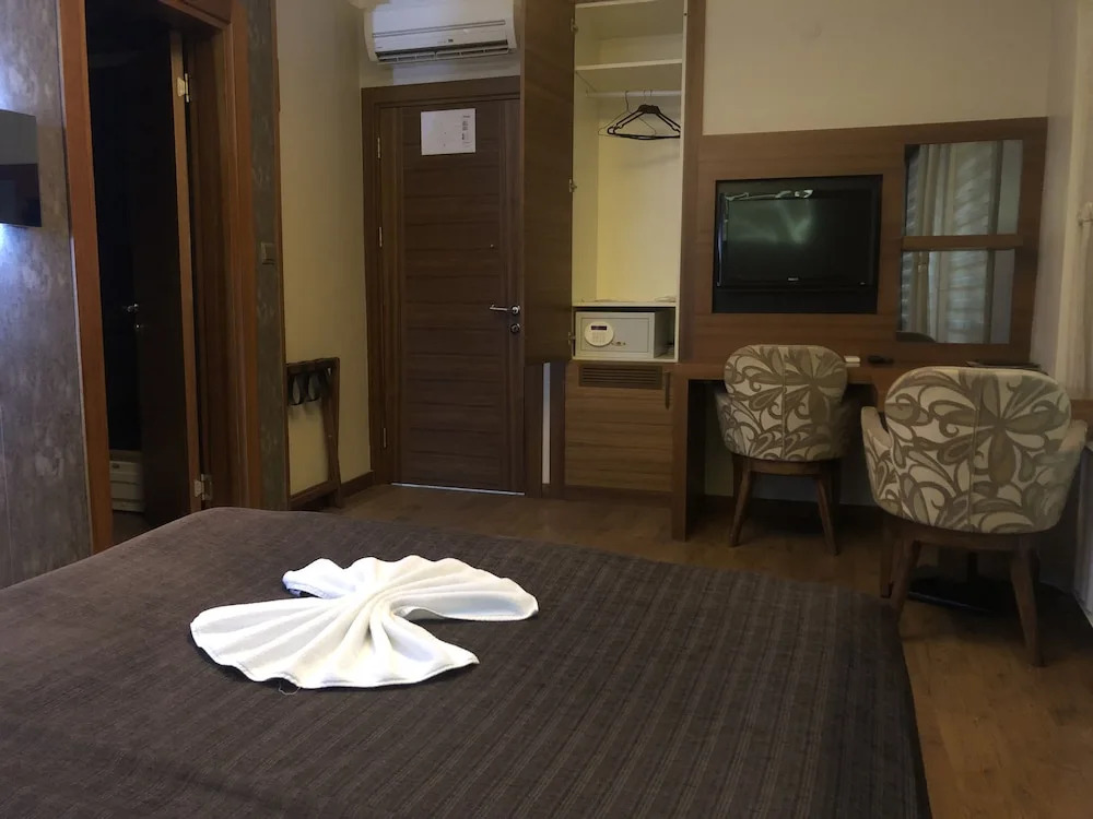 Izmit Saray Hotel