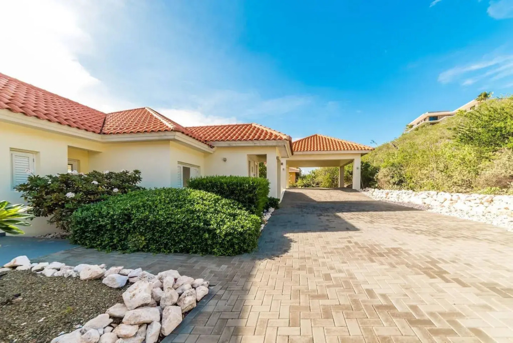 Spacious, Bright Villa - Spectacular Ocean View