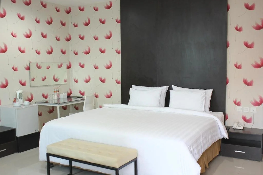 Novena Hotel Watampone