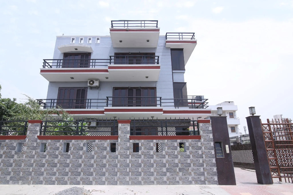 OYO 15184 Dev Palace
