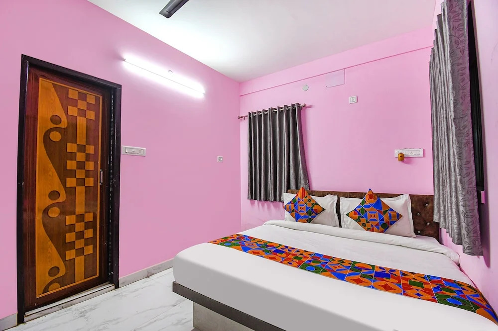 Fabhotel Dishan Plaza