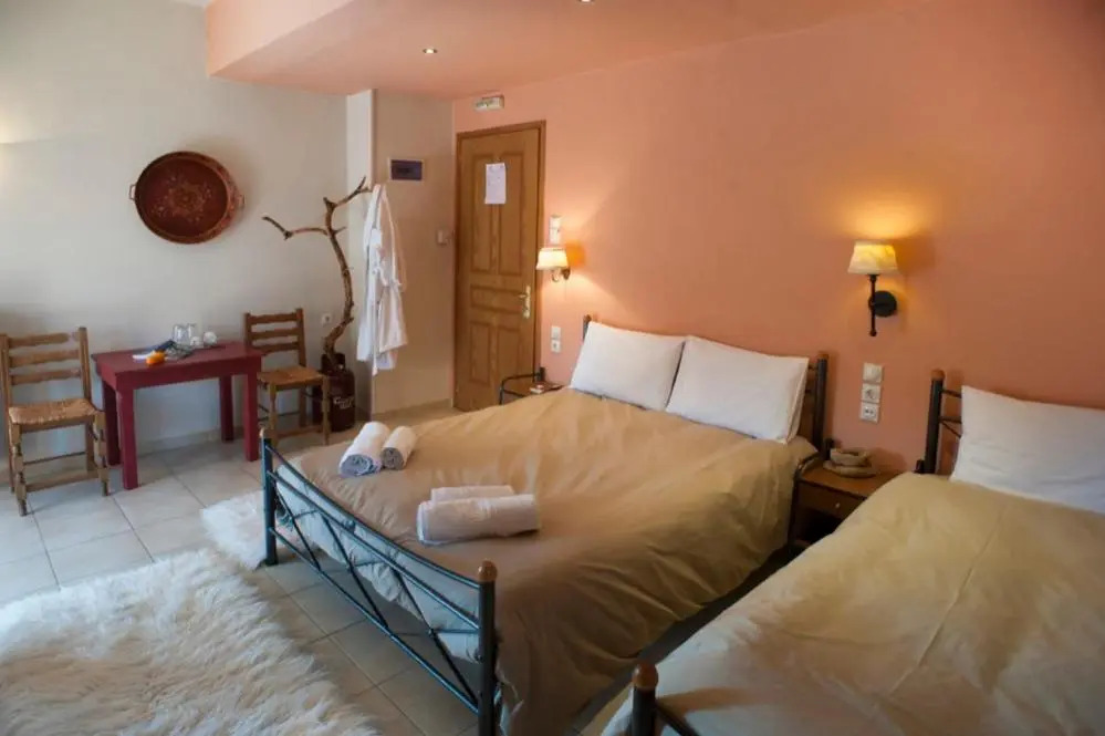 Skourgias Rooms