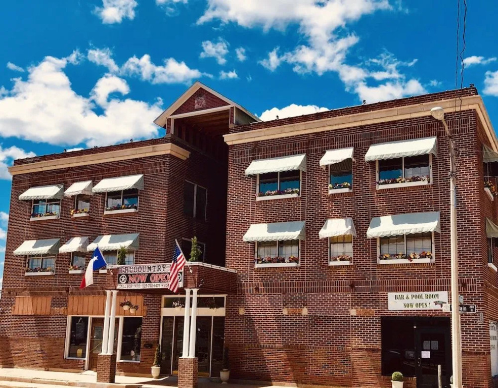 Trucountry Inn