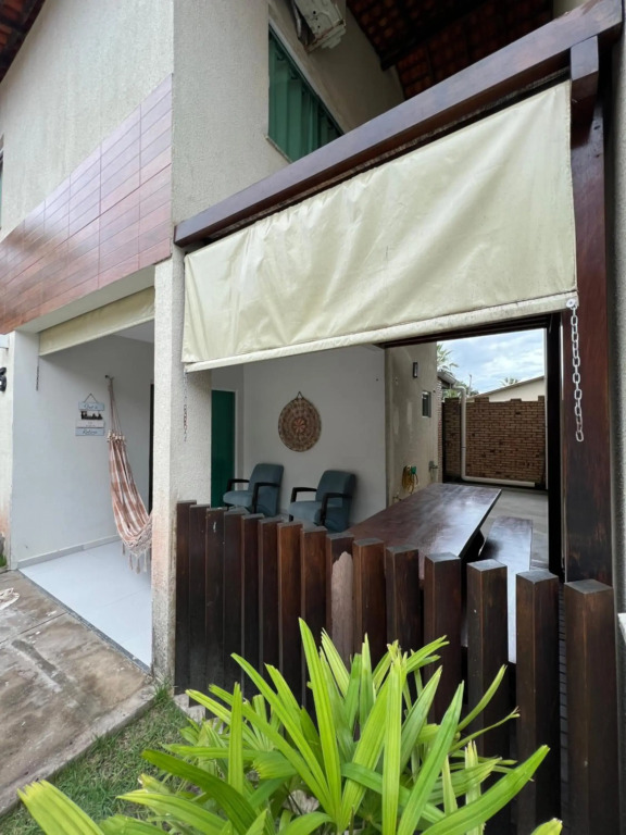 Casa em Condomínio agradável com fundo pro rio