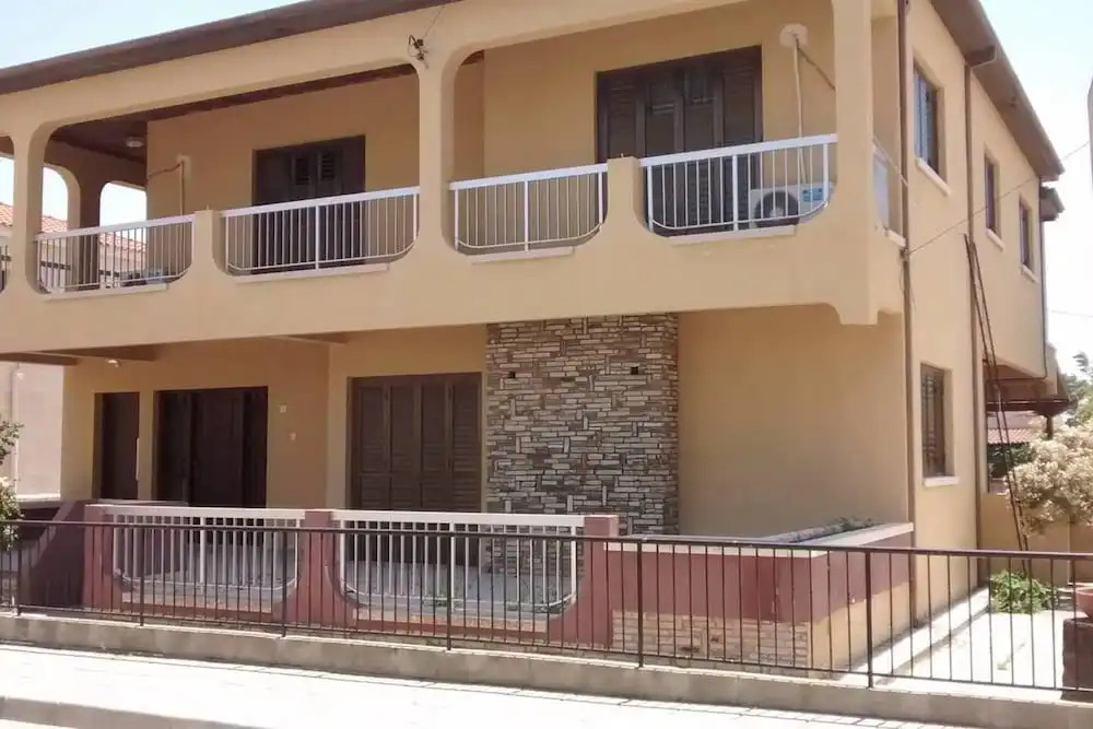 Immaculate 4-bed Apartment in Larnaca