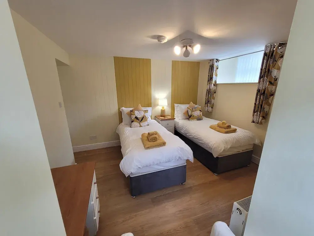 LLys Aeron "The Little Hotel"