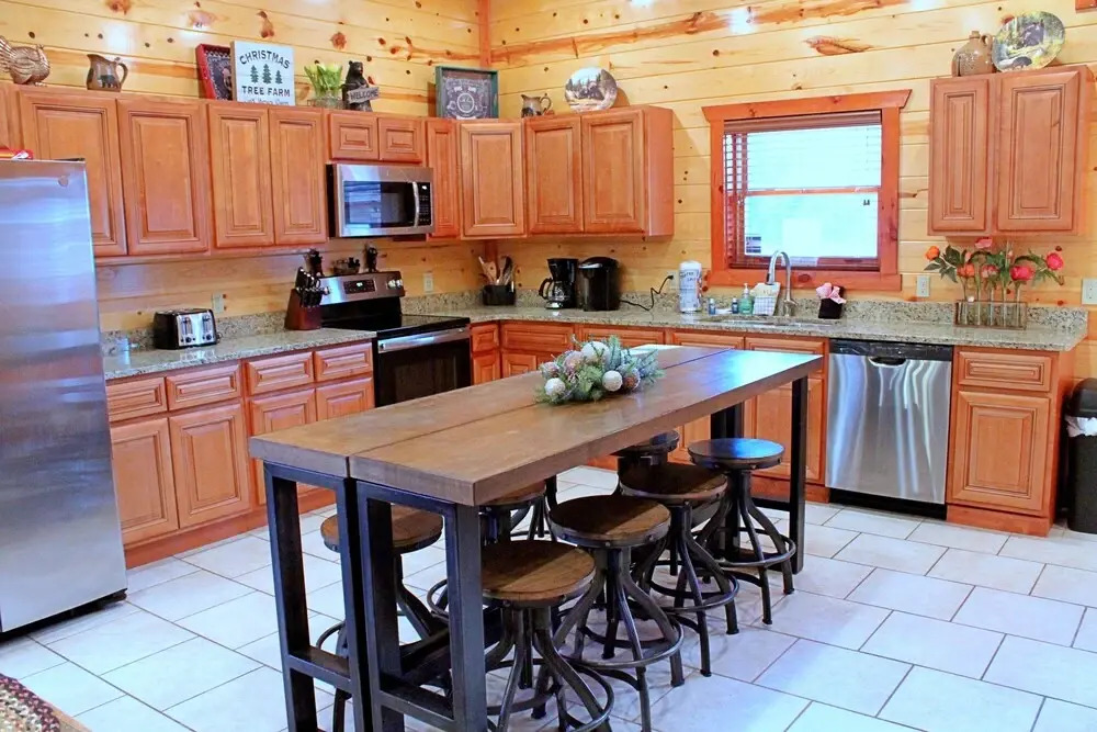 SmokyStays Indoor Heated Pool Cabin