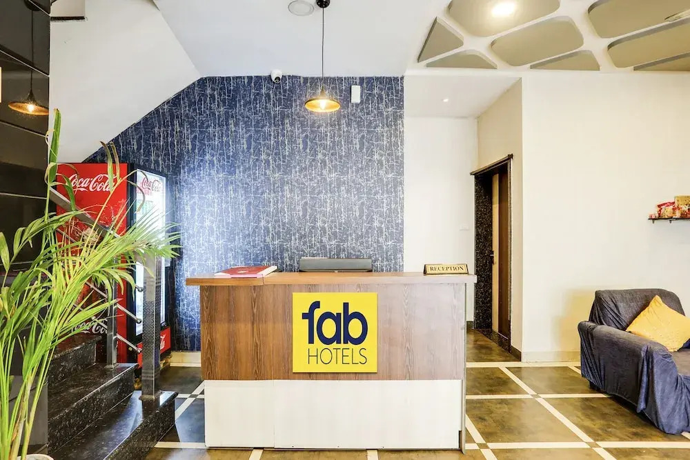 FabHotel Johar Inn
