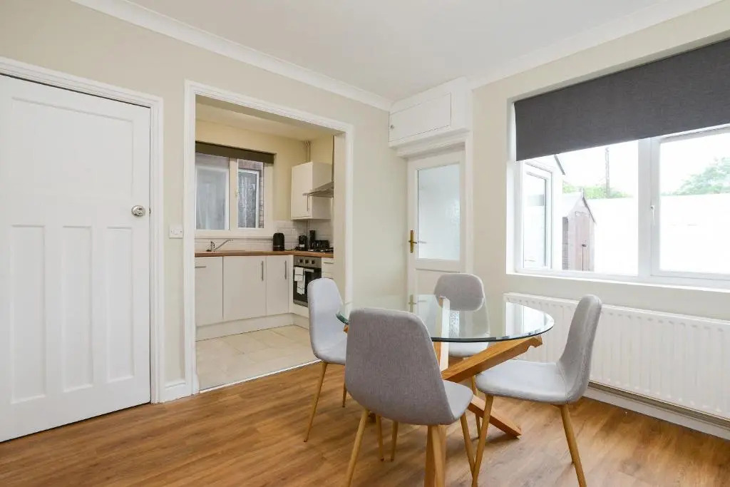 Cosy House in the heart of Beeston with FREE Parking and WiFi