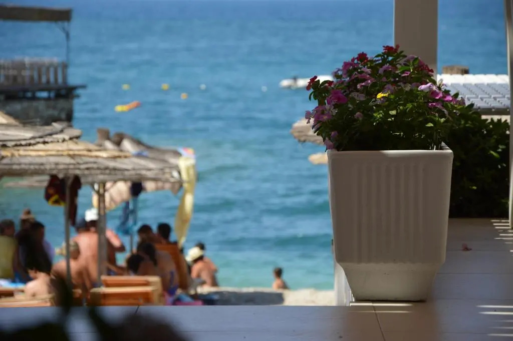 Vila e Bardhe Butique Hotel