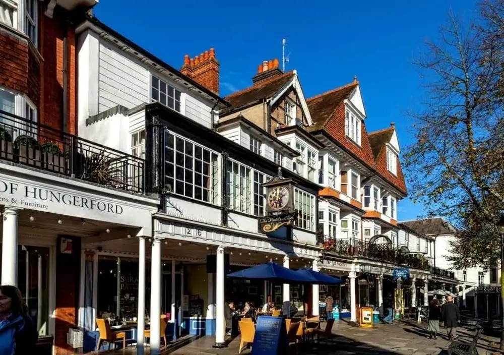 NEW Spacious 3BD House Tunbridge Wells Sleeps 7!