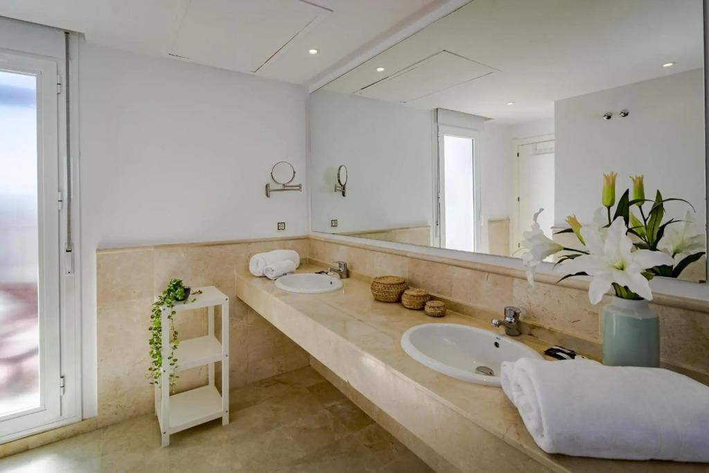 AR23- 3 bedroom apartment amazing views
