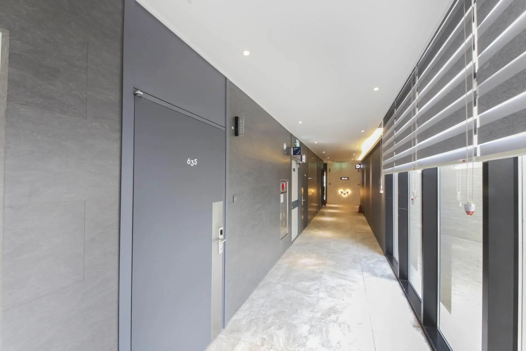 Rich stay hotel