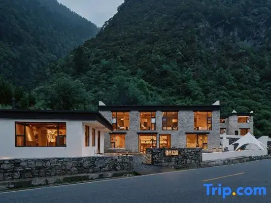 Siguniang Mountain Nation Park Hotel（The most popular and convenient hotel for overseas guests）