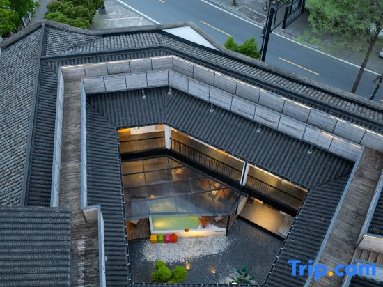 Light and wind ROOF Tangquan House (OMG Heartbeat Park Store)