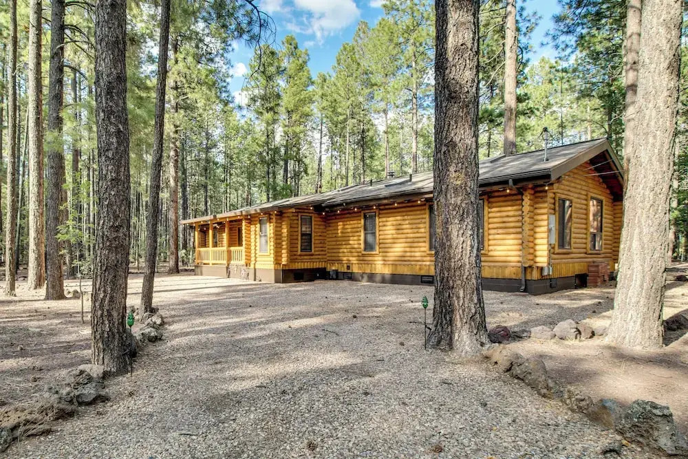 Near Fishing & Hiking: Pinetop Log Cabin w/ Deck!