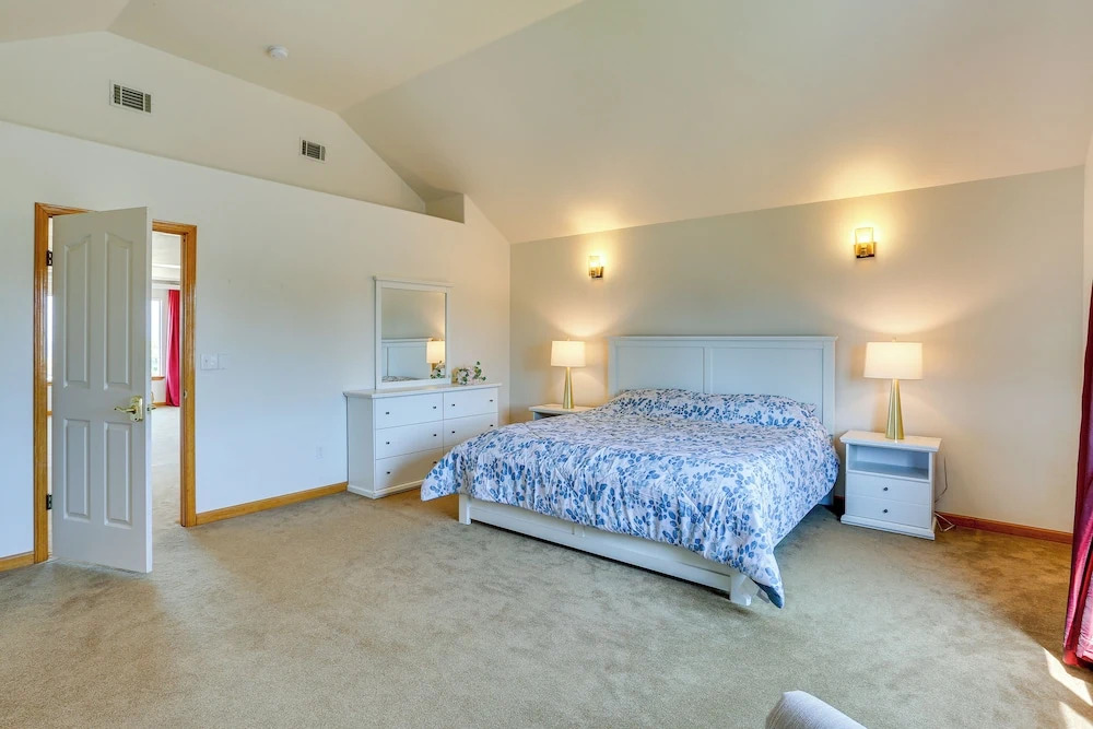 Seaside Eureka Vacation Rental w/ Bay Views!