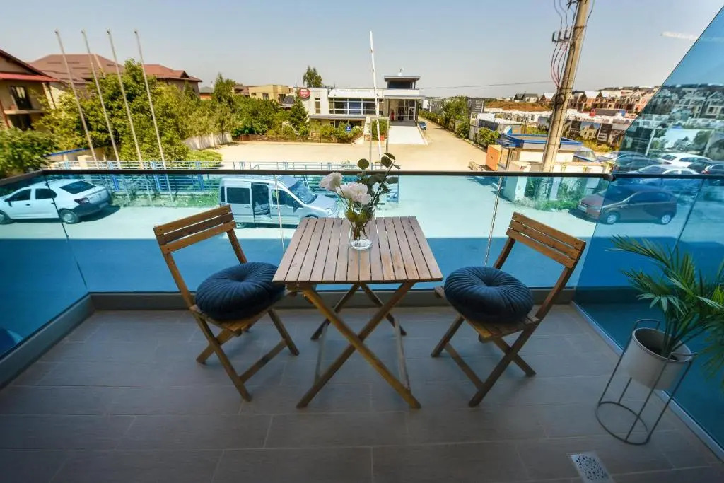 SUGAR RUSH - Modern 1BR Apt with Balcony