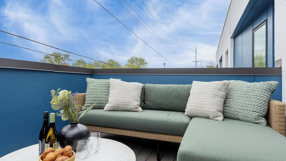 Outrider Buyout- 3 Units by Avantstay Sleeps 36