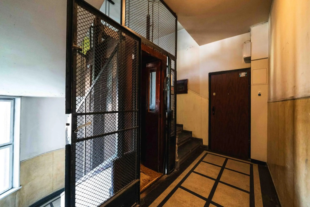 The Heart of the City Center Luxury Apartment 1