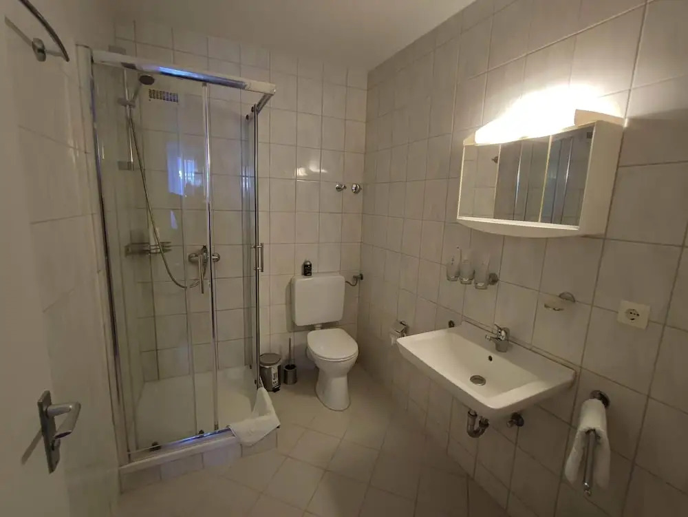 Room in Guest Room - 2 Room Apartment With its own Kitchen and Bathroom