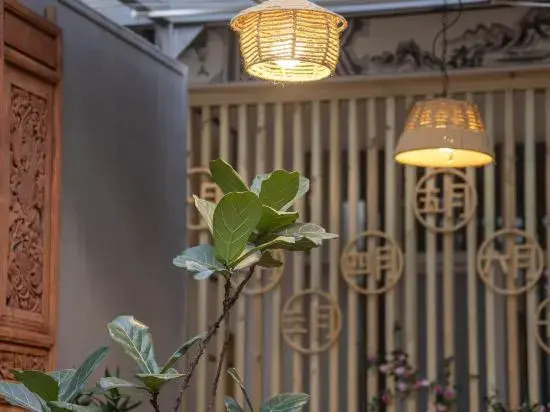 Dali Spring Four Seasons Homestay (Gucheng Nanmen Branch)