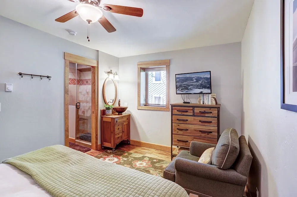 Sophie's Chalet 3 Bedroom Townhouse by Redawning