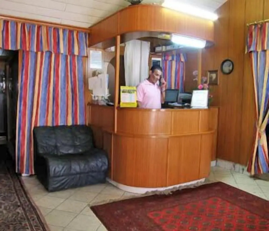 Hotel Cyrus