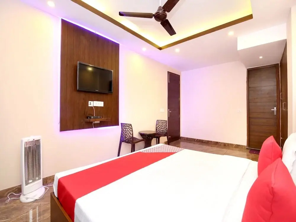 OYO 12324 Home Luxury 2BHK Kasauli