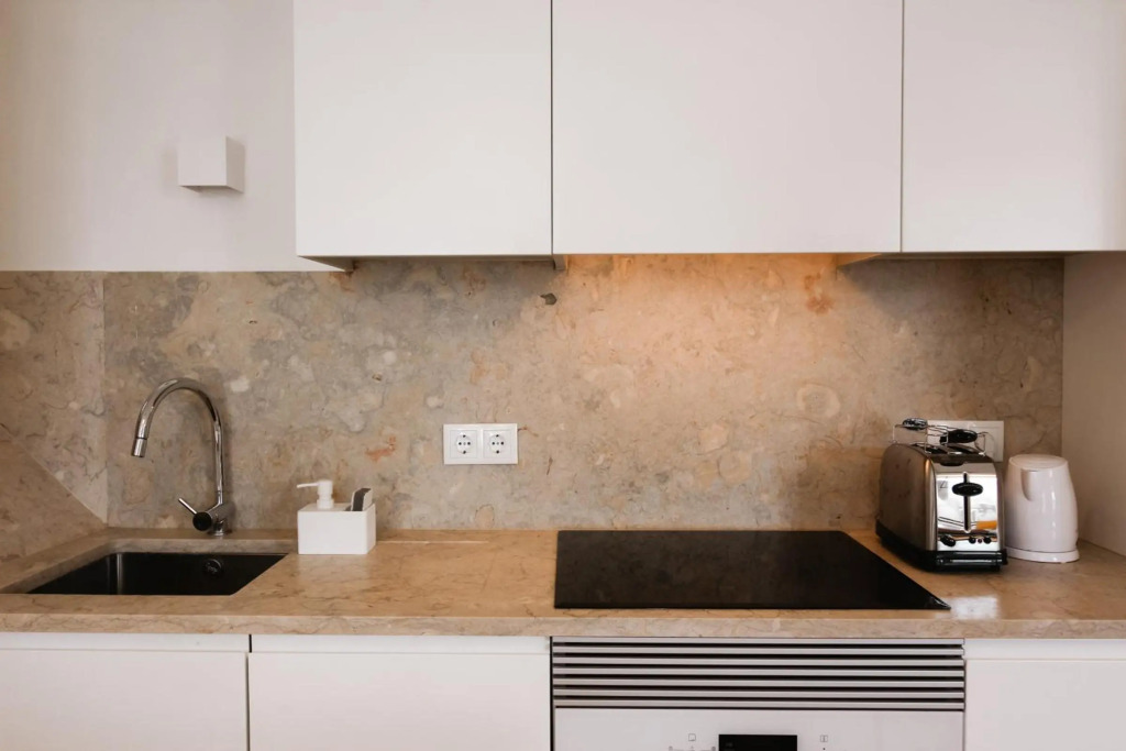 JOIVY Elegant 2BR Apt nearby tram 28E stop - Portas Sol