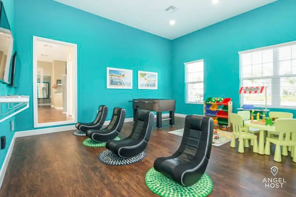 Unique Inspiration-themed Townhome Near Disney!