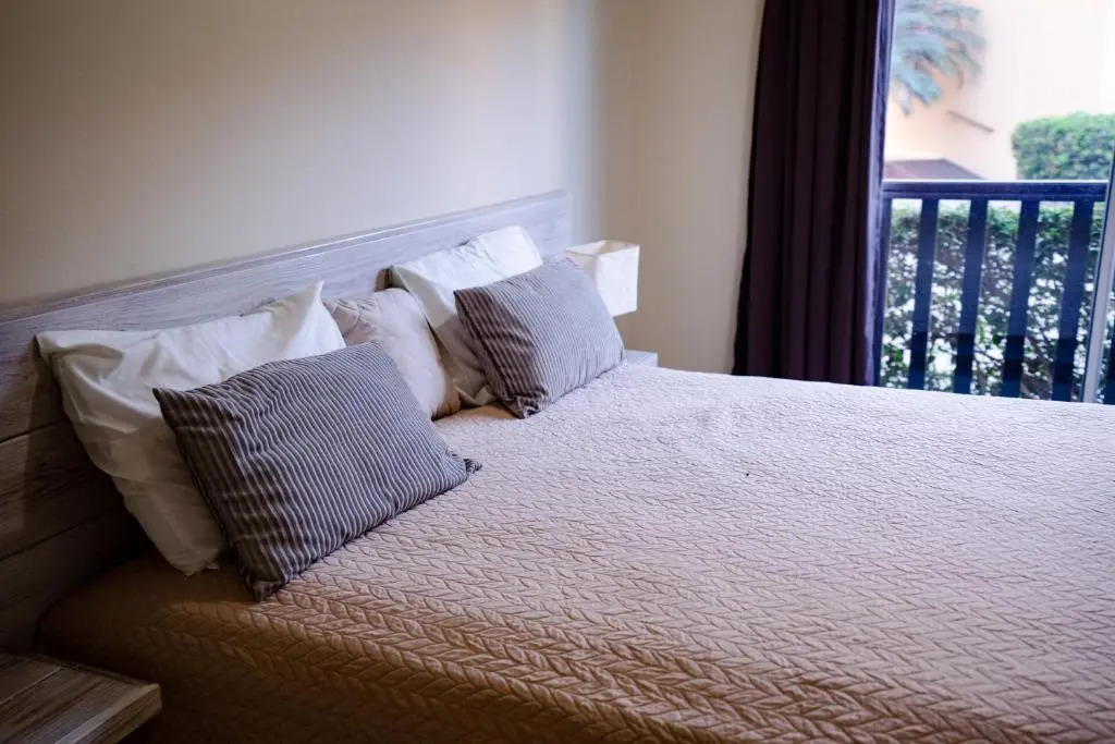 Beautiful Garden View Condo Suite 17