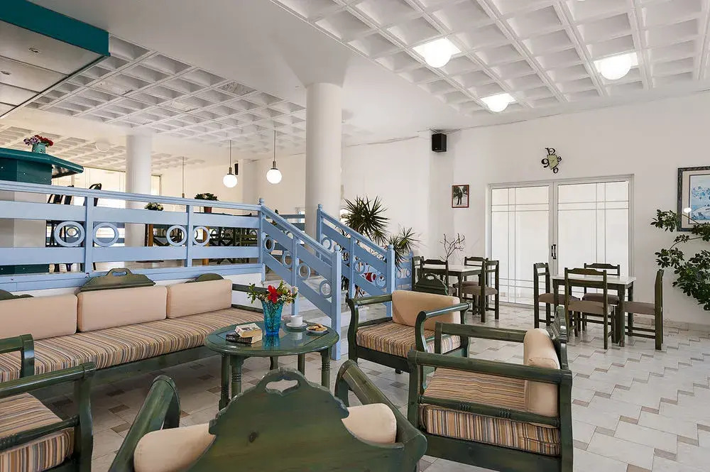 Tripodis Apartments