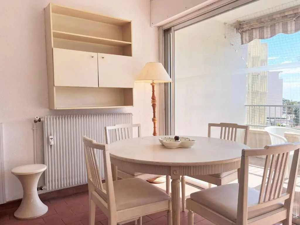 Appartement Le Lavandou, 1 pièce, 2 personnes - FR-1-251-224