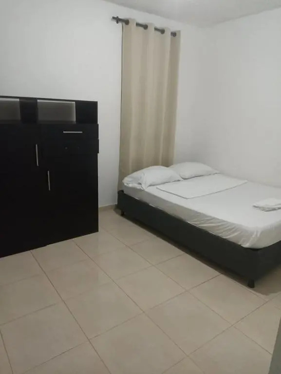 Apartamento de 3 Habitaciones con ventiladores amoblado fresco
